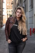 Массажистка, 8 915 598-81-18